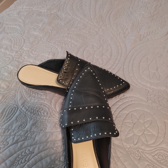 Mules - Picture 1 of 1